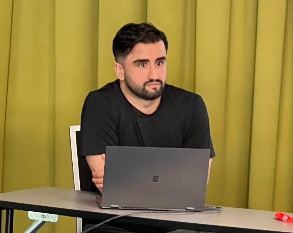 Roj Dosky i arbeid med spillerutvikling på treningsfeltet